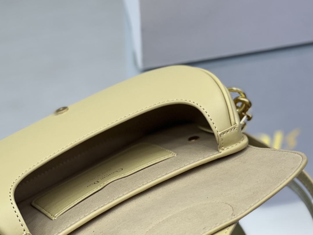 Dior Bobby 9327 21*5*12cm