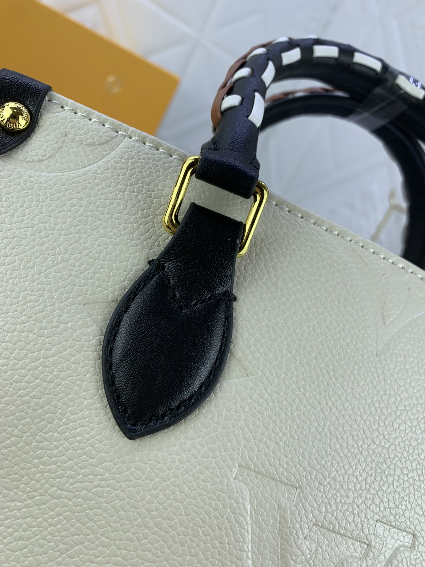 Louis Vuitton CRAFTY ONTHEGO M45373 25x19x11cm