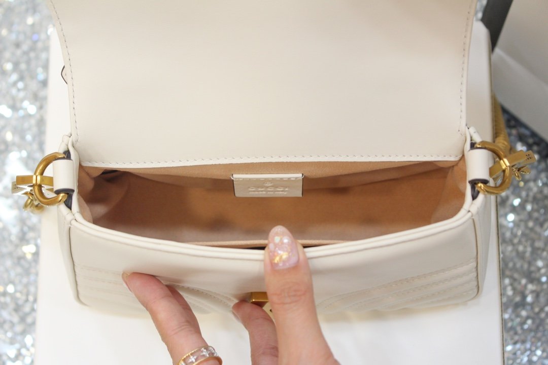 GUCCI Marmont 547260 21*15*8cm