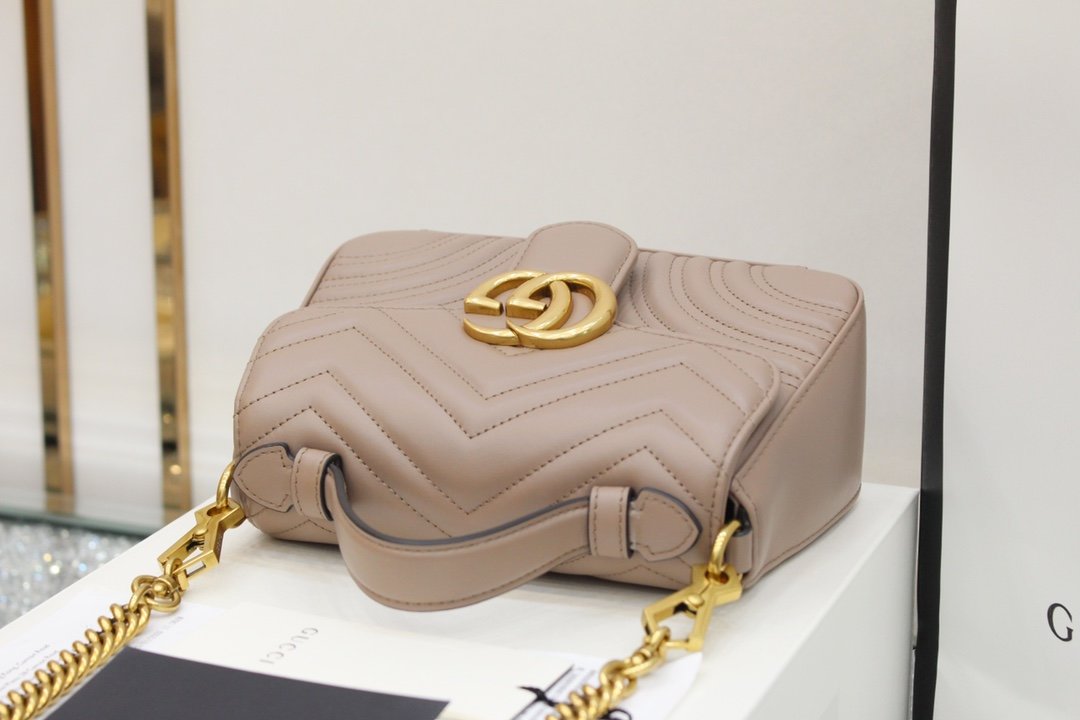 GUCCI Marmont 547260 21*15*8cm