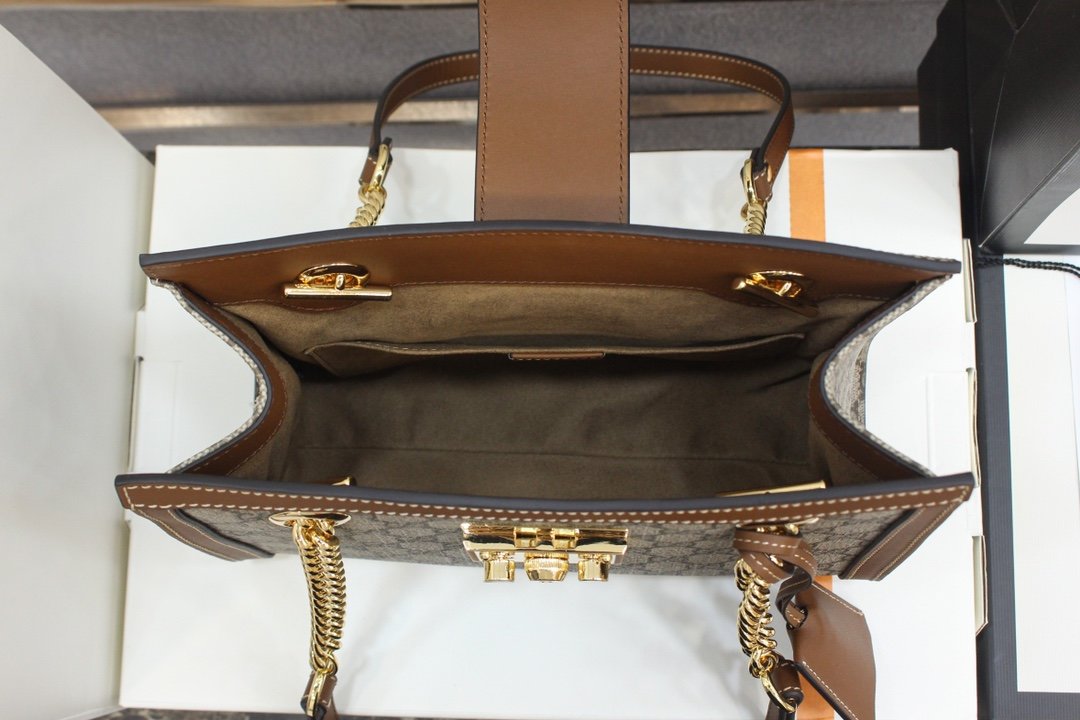 GUCCI Padlock 498156 26*18*10cm