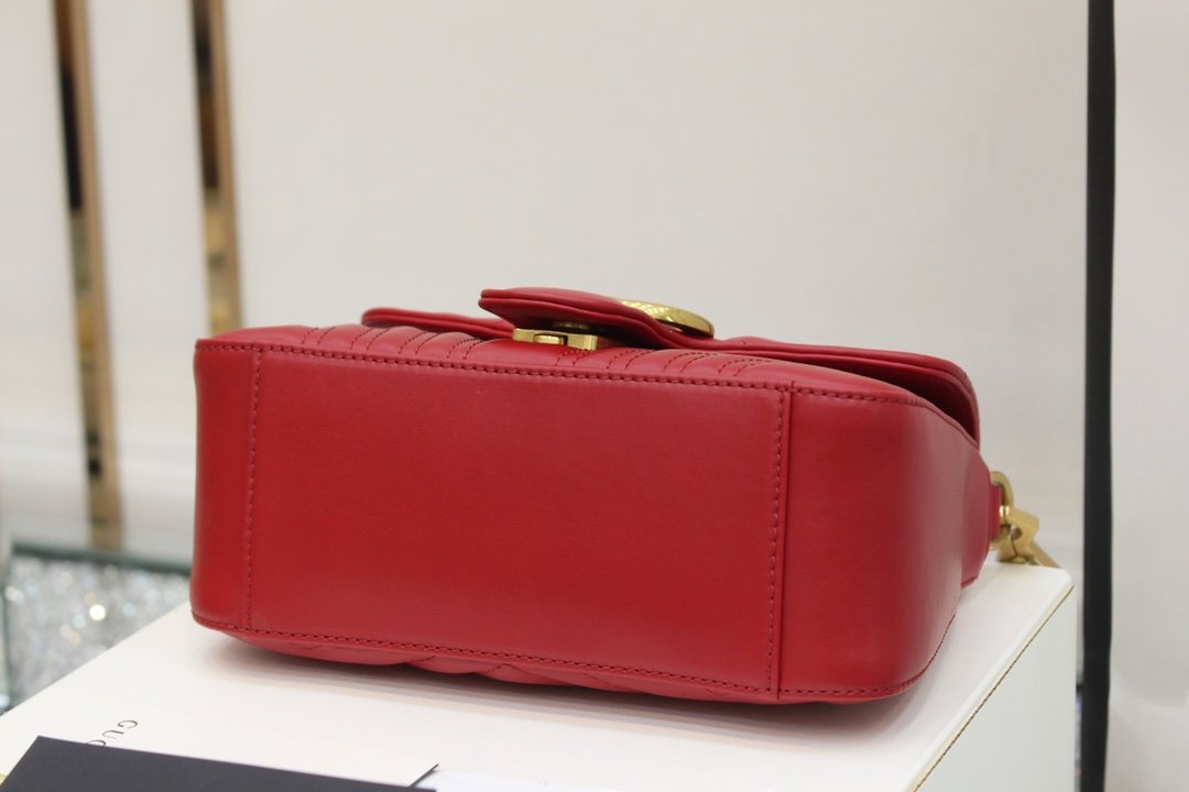 GUCCI Marmont 547260 21*15*8cm