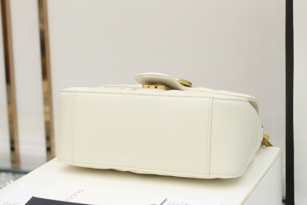 GUCCI Marmont 547260 21*15*8cm