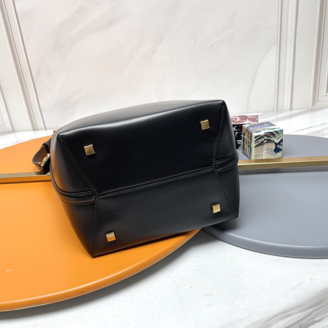 YSL LE 5A7 742828 26×20×12cm