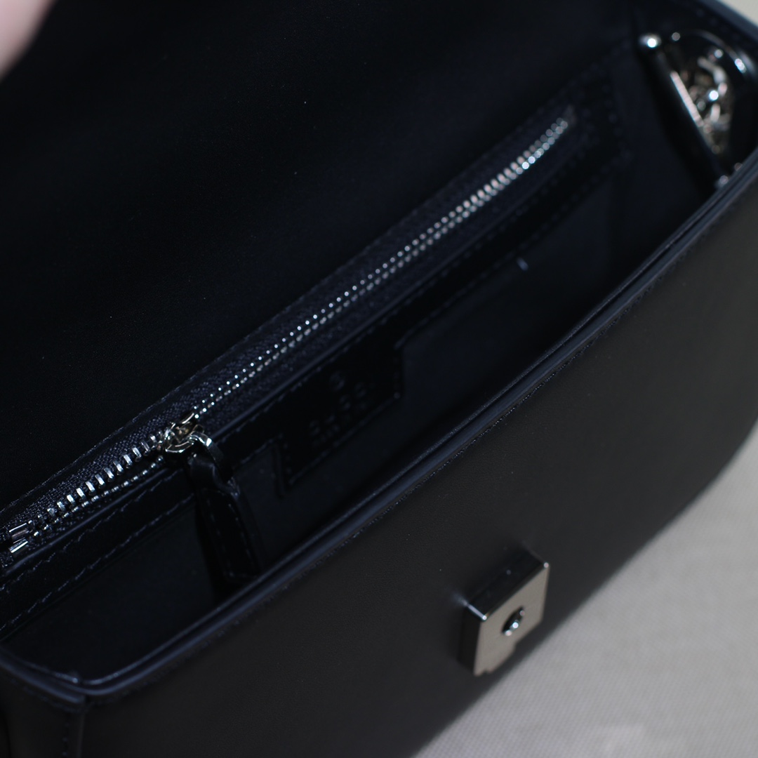 GUCCI 739722 21x10x5cm