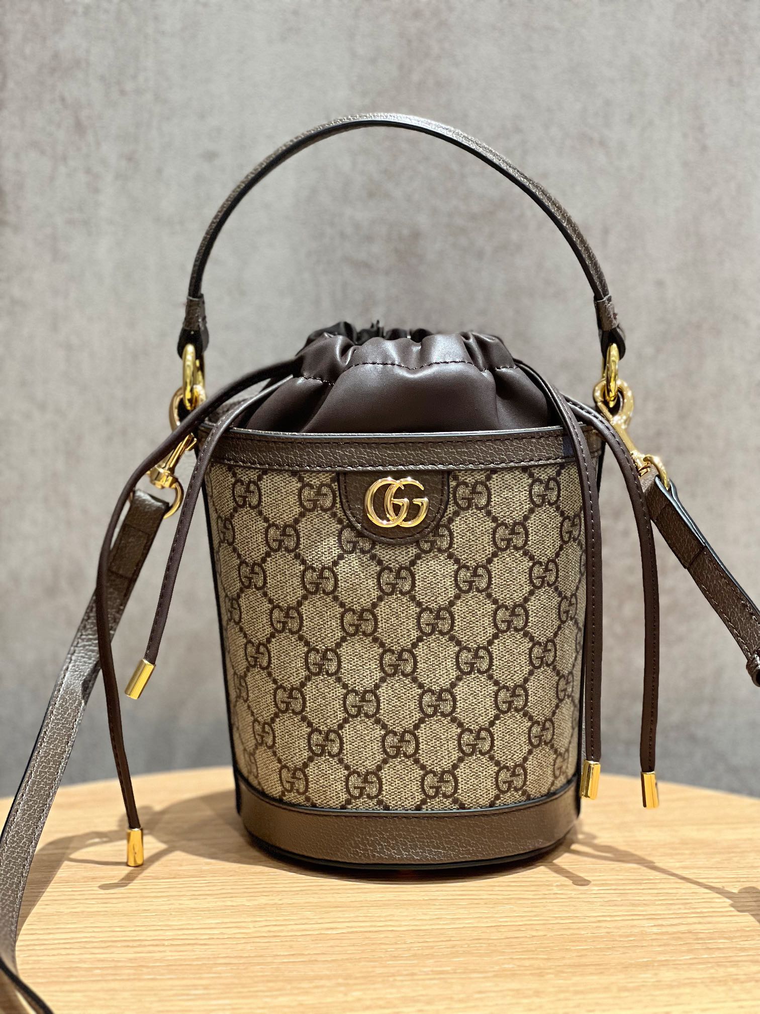 GUCCI 760199 11.5X20X8cm