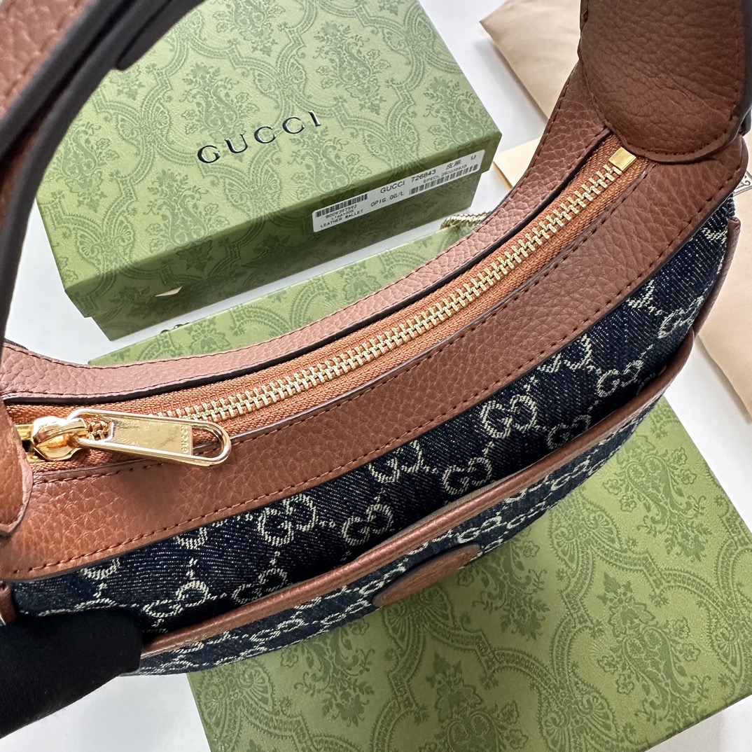 GUCCI 726843 22x12.5x5cm