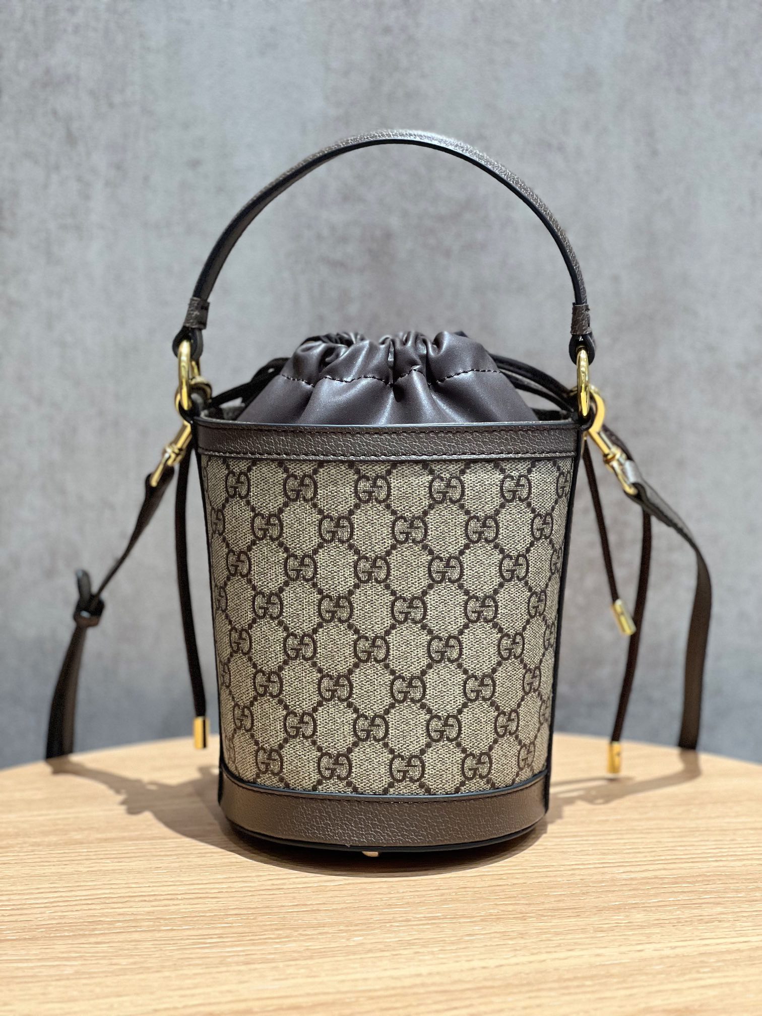 GUCCI 760199 11.5X20X8cm