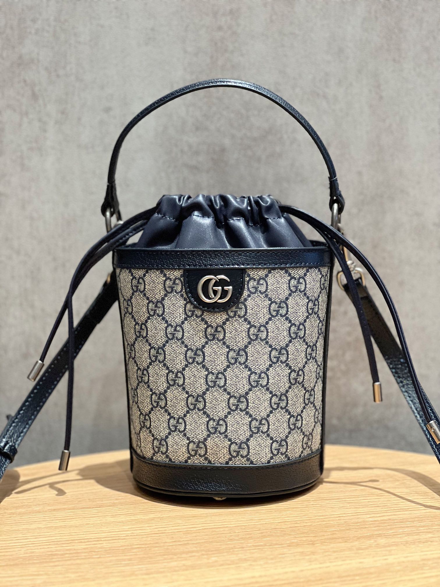 GUCCI 760199 11.5X20X8cm