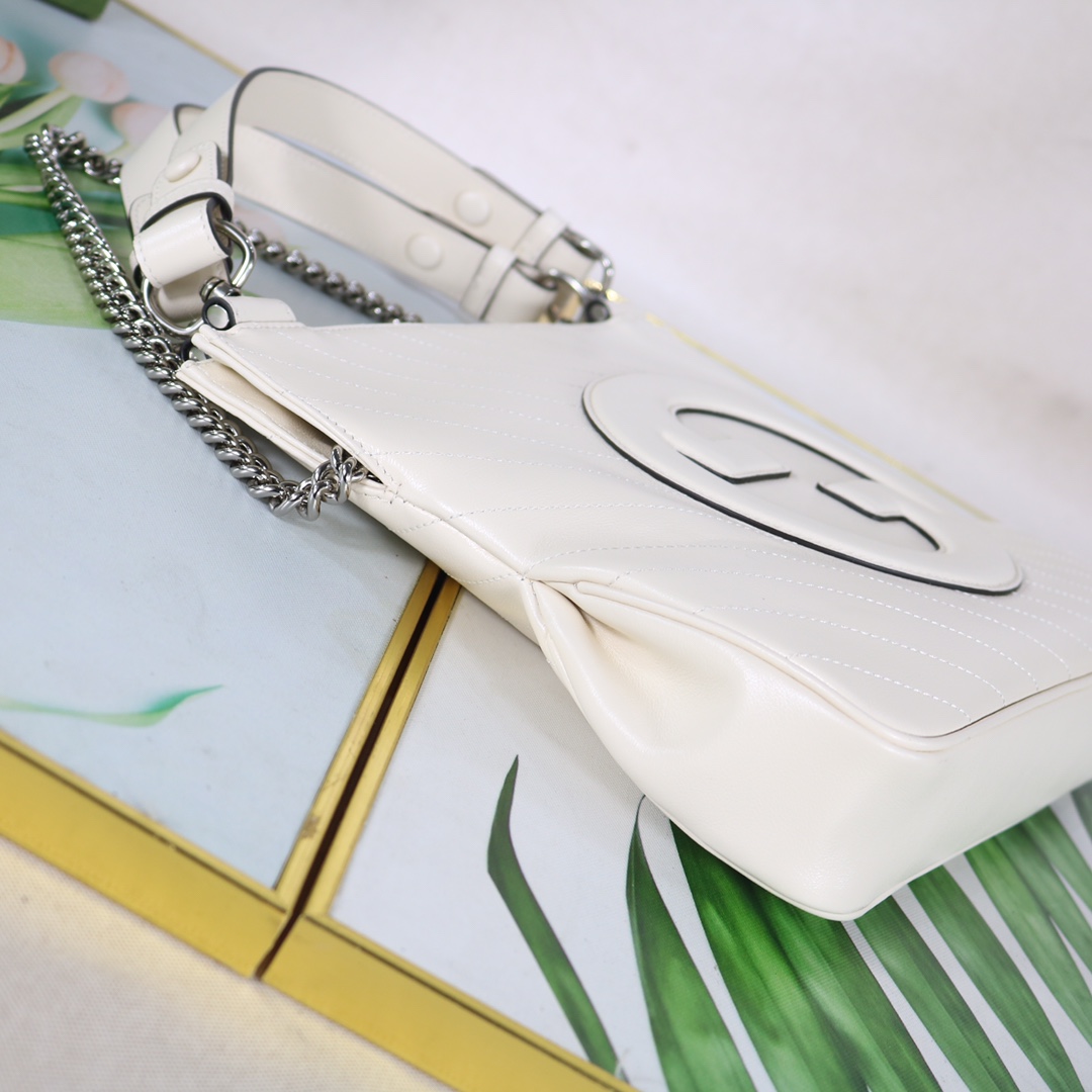 Gucci 751518 24x30x6cm