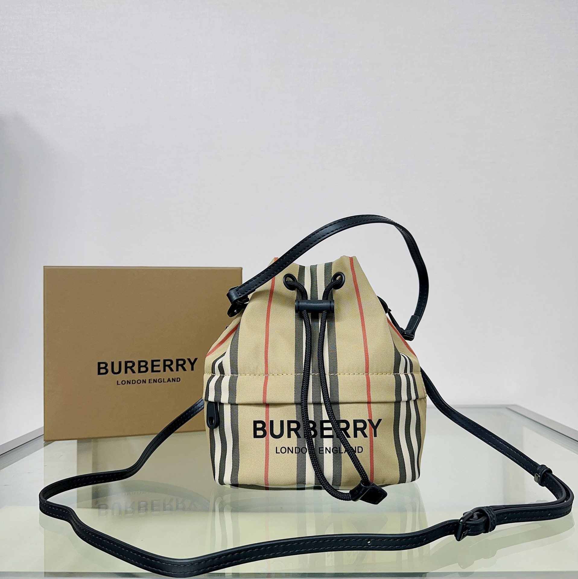 Burberry24 (13) 5133 18z19.5x11