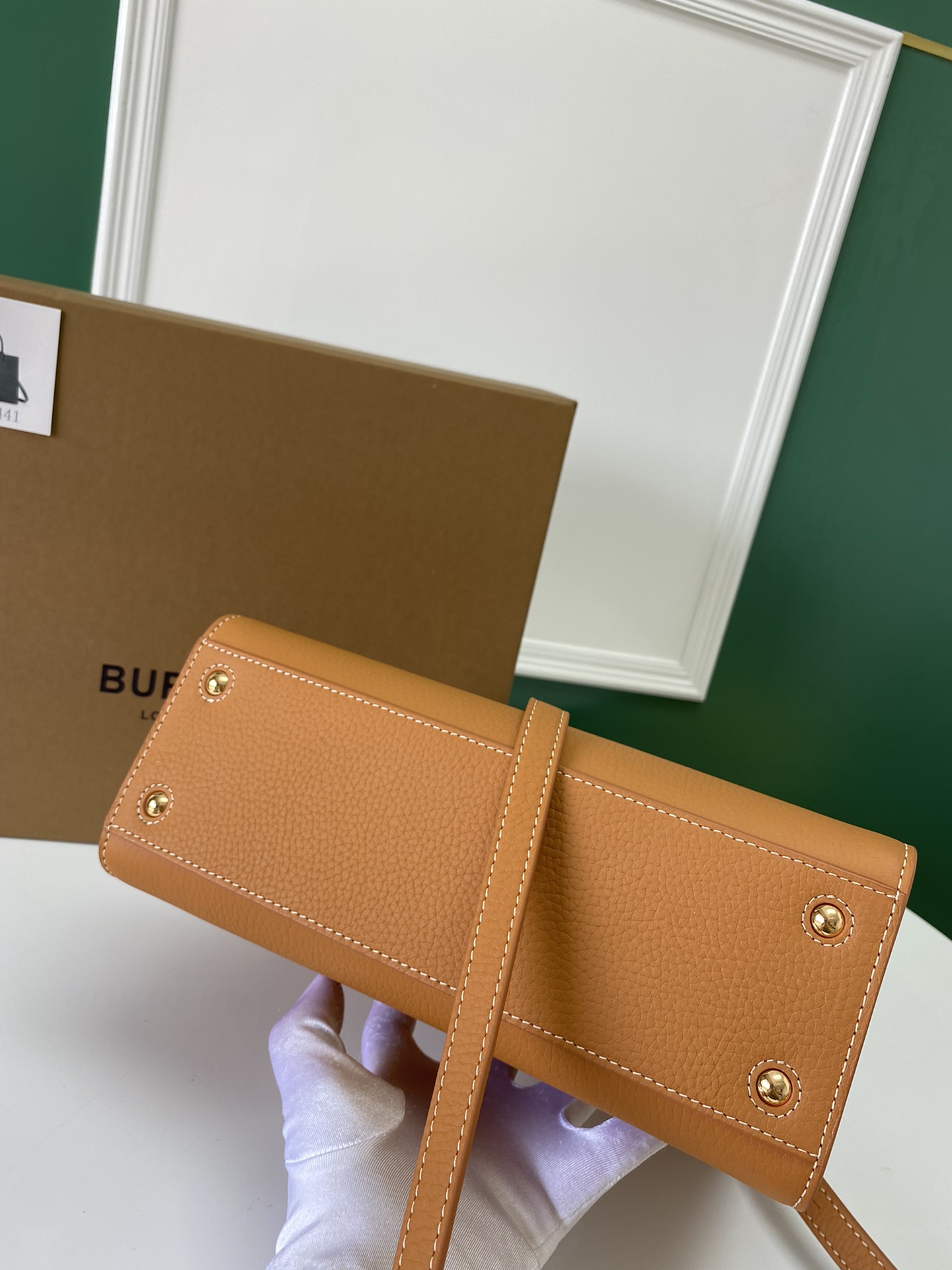 Burberry 044173 (8) 27x 11× 20cm