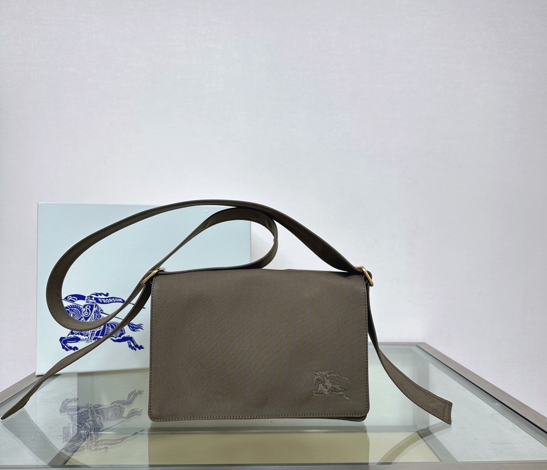 Burberry24 (4) Trench 25 x 8 x 16cm