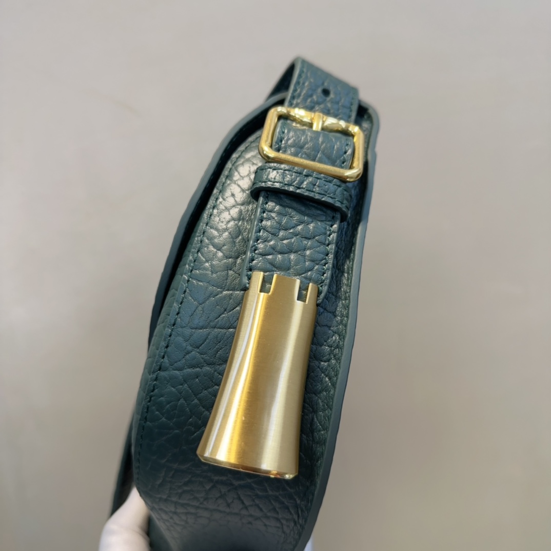 Burberry Chess 579175 (2) 25 × 6.5 x 17.5cm