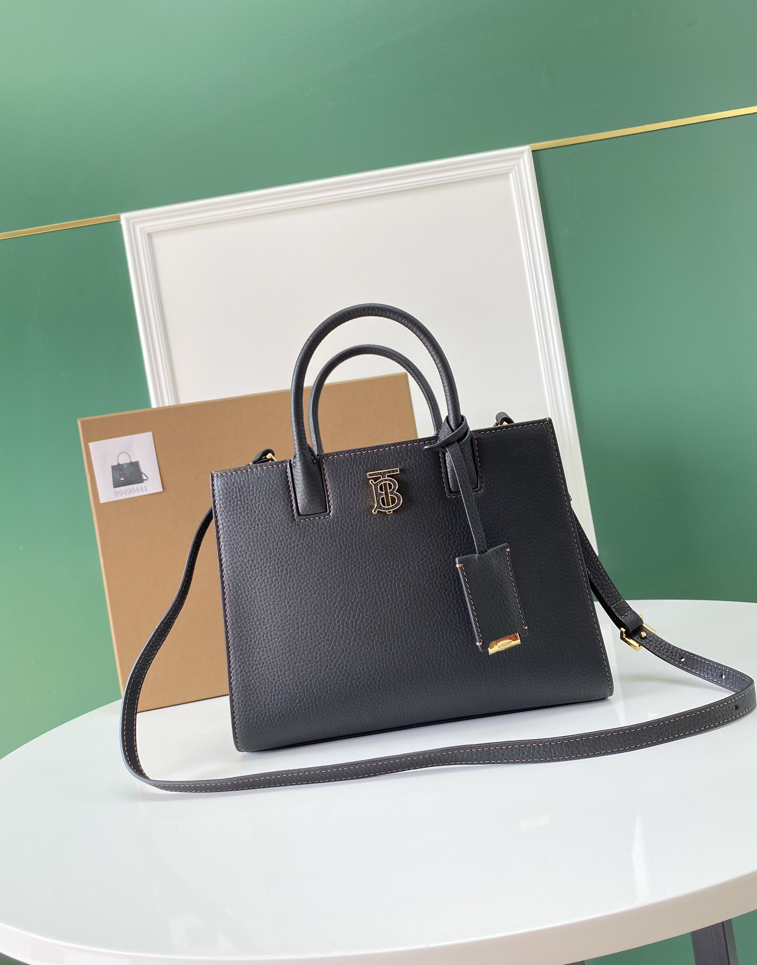 Burberry 044173 (9) 27x 11× 20cm