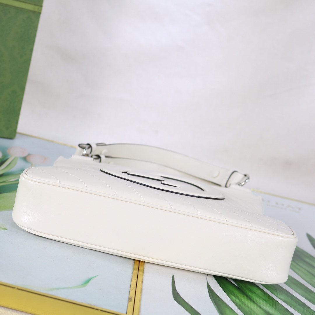 Gucci 751518 24x30x6cm