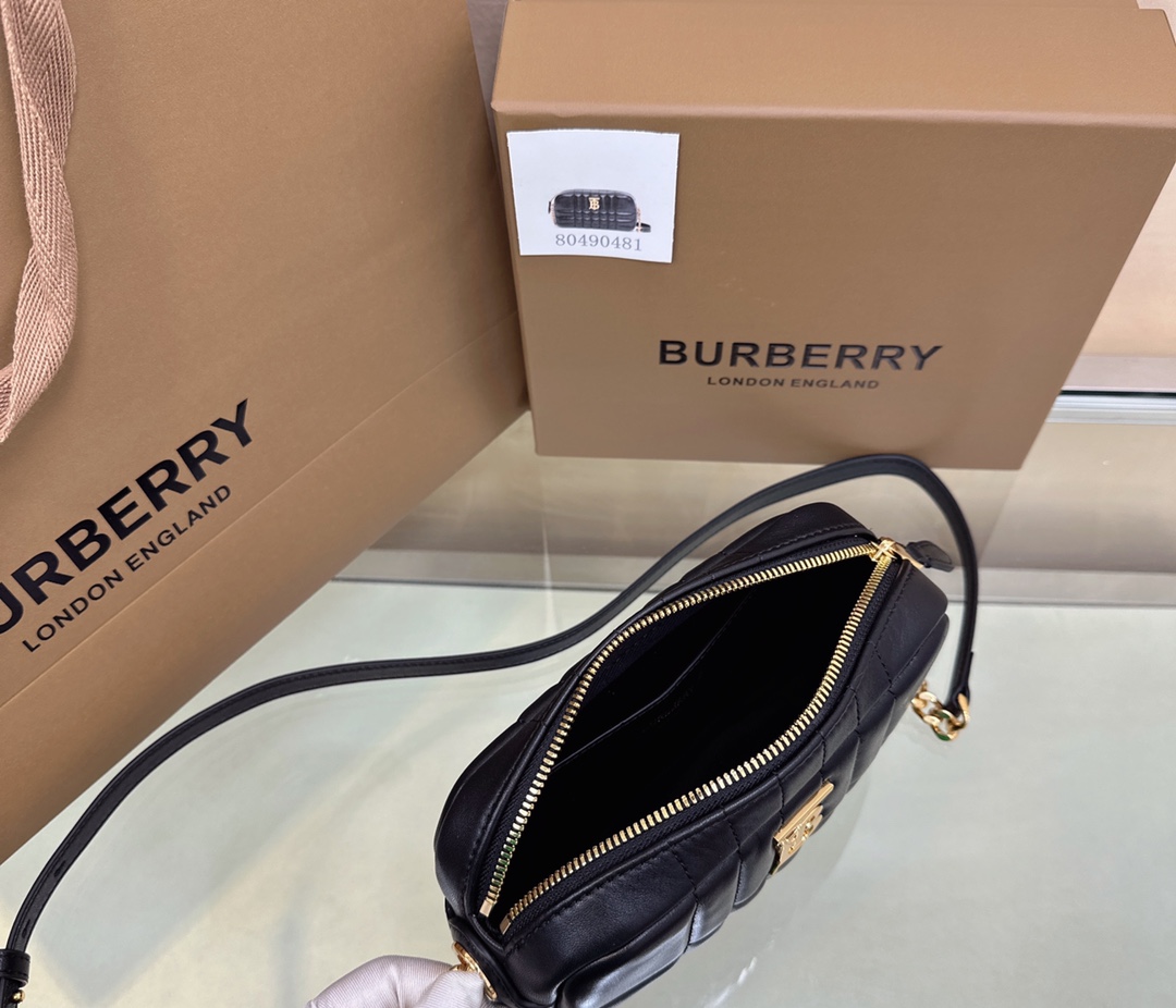 Burberry Lola 048155 (4) 19 x 5.5 x 11cm