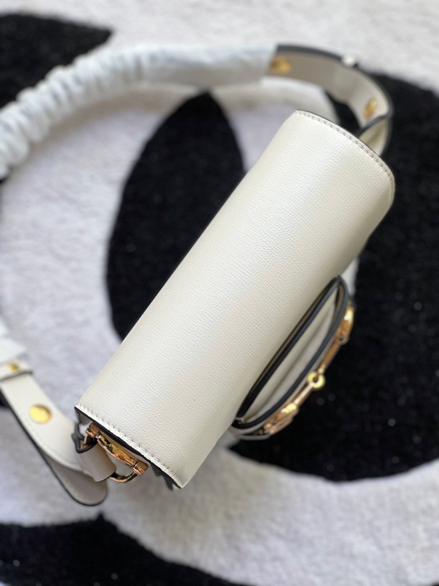 GUCCI 706191 18x17x6.5cm