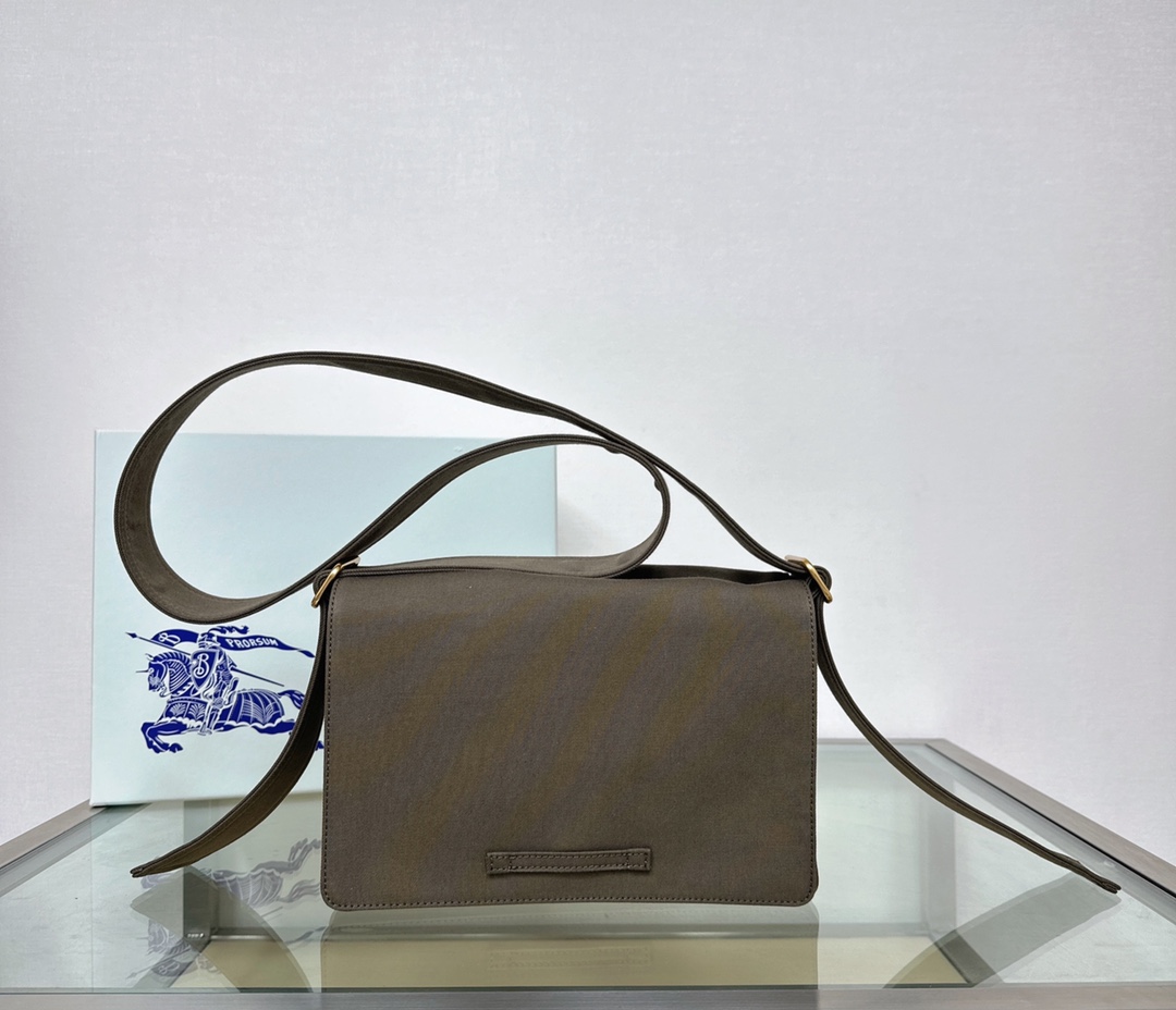 Burberry24 (4) Trench 25 x 8 x 16cm