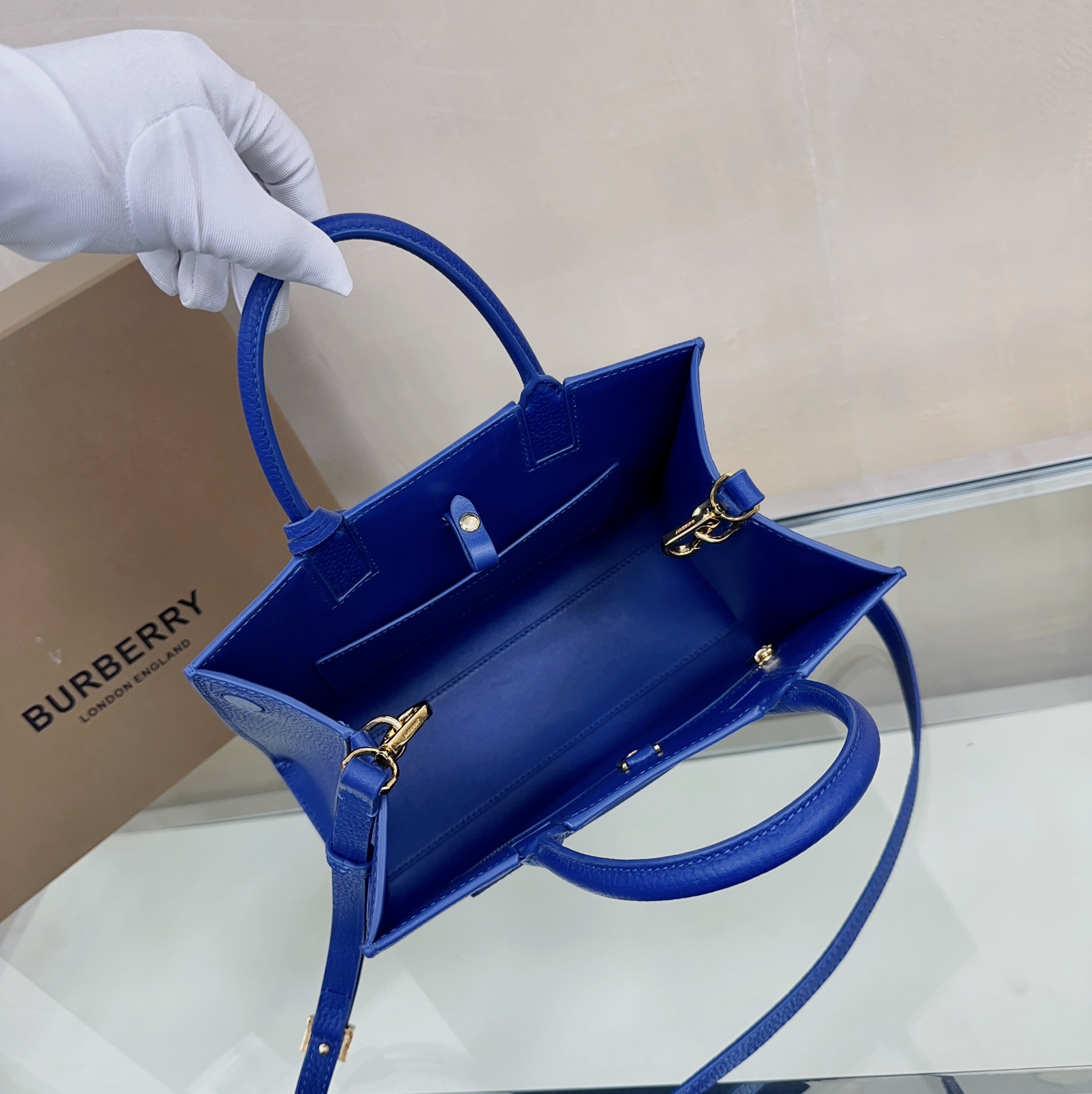 Burberry 044173 (7) 27x 11× 20cm