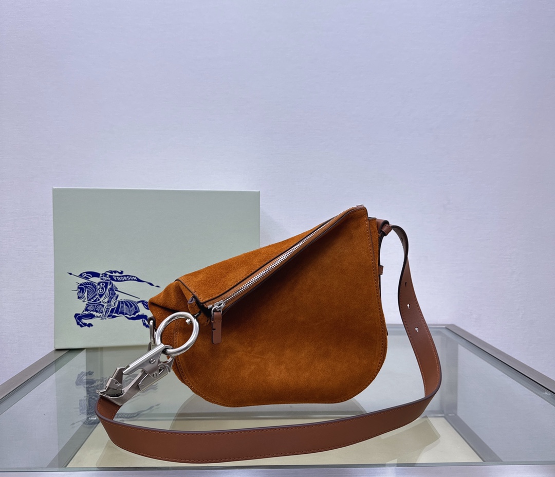 Burberry 553170 (2) 24x×23cm