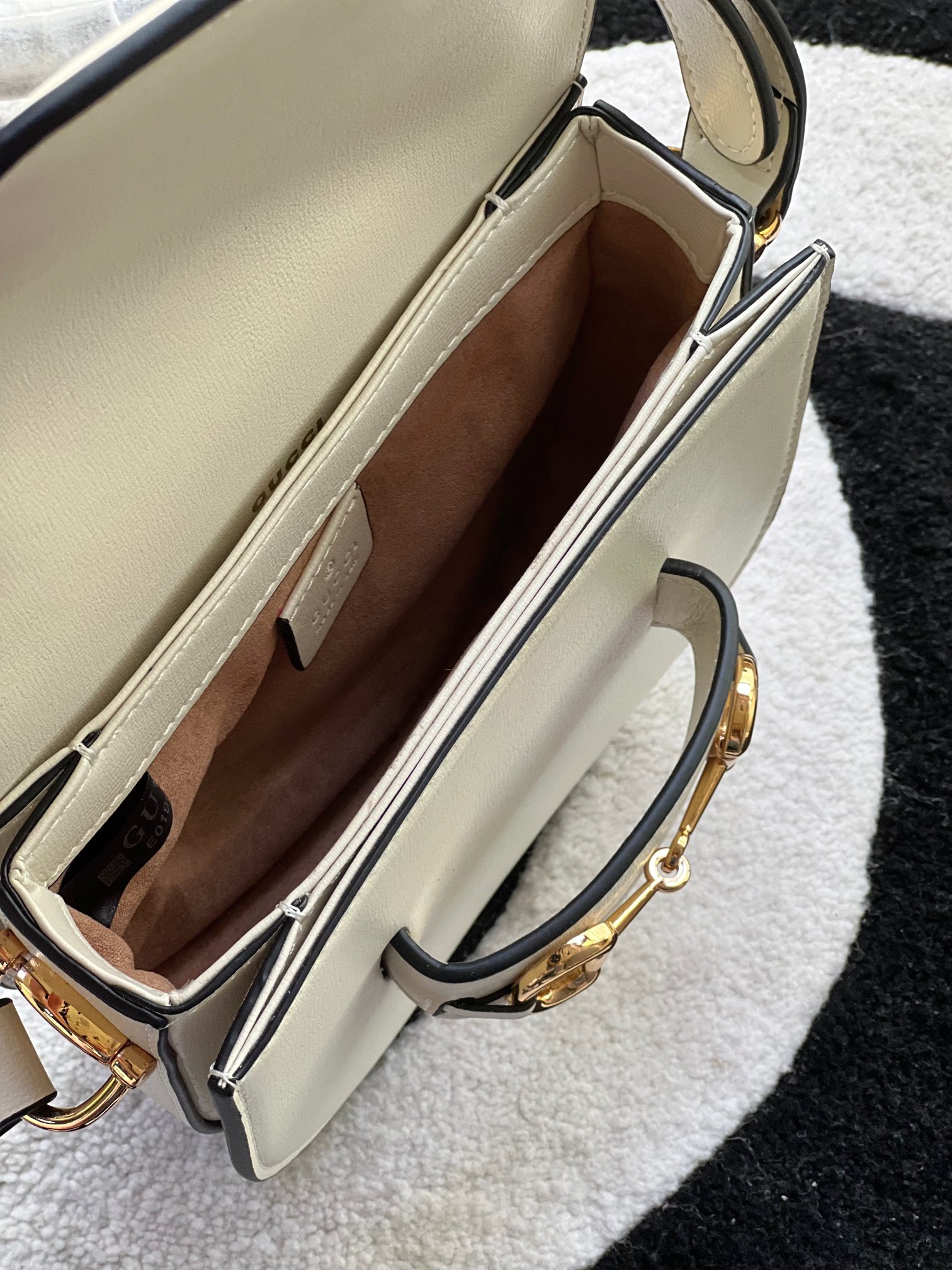 GUCCI 706191 18x17x6.5cm