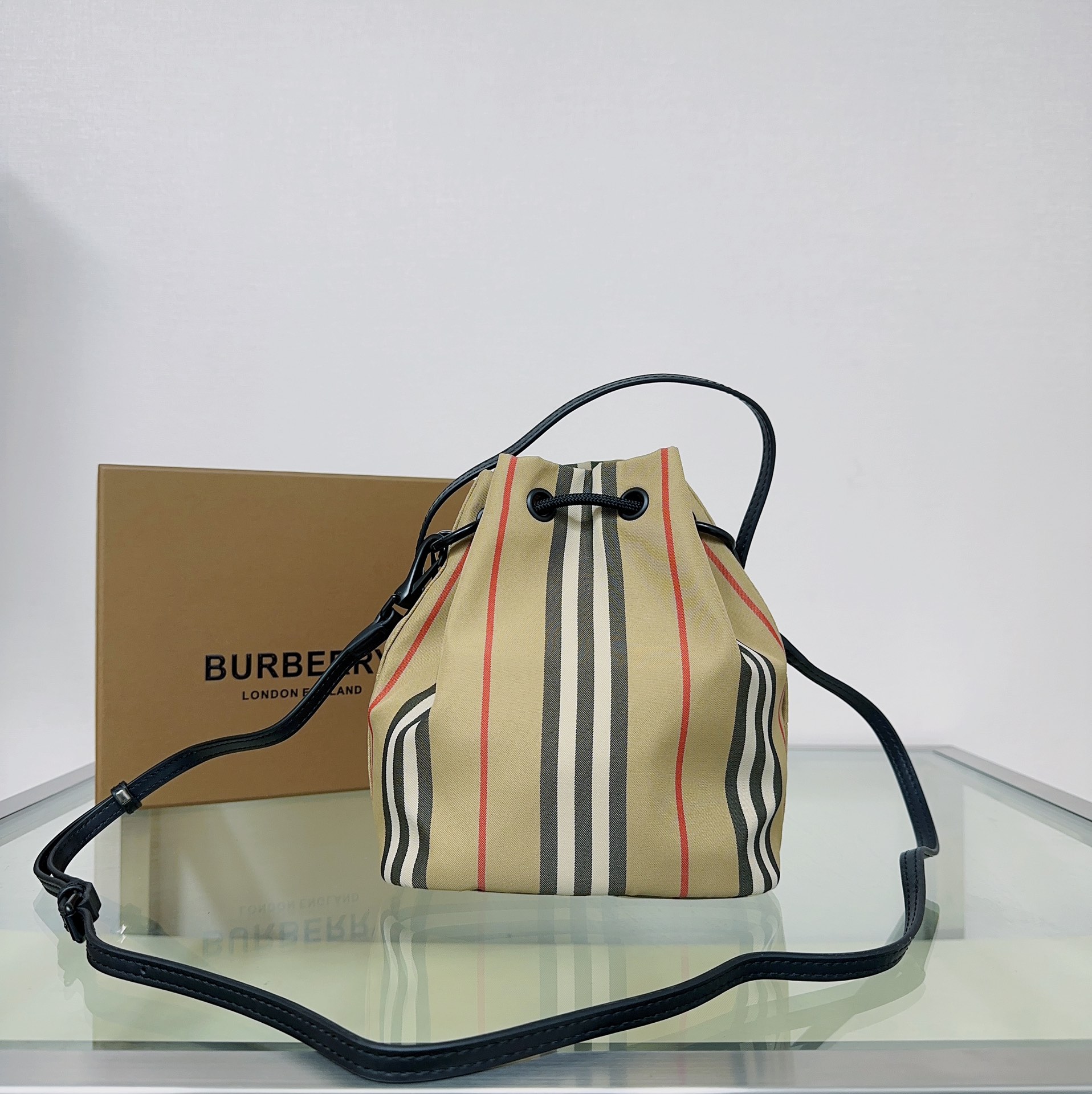 Burberry24 (13) 5133 18z19.5x11
