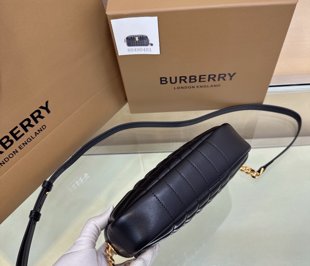 Burberry Lola 048155 (4) 19 x 5.5 x 11cm