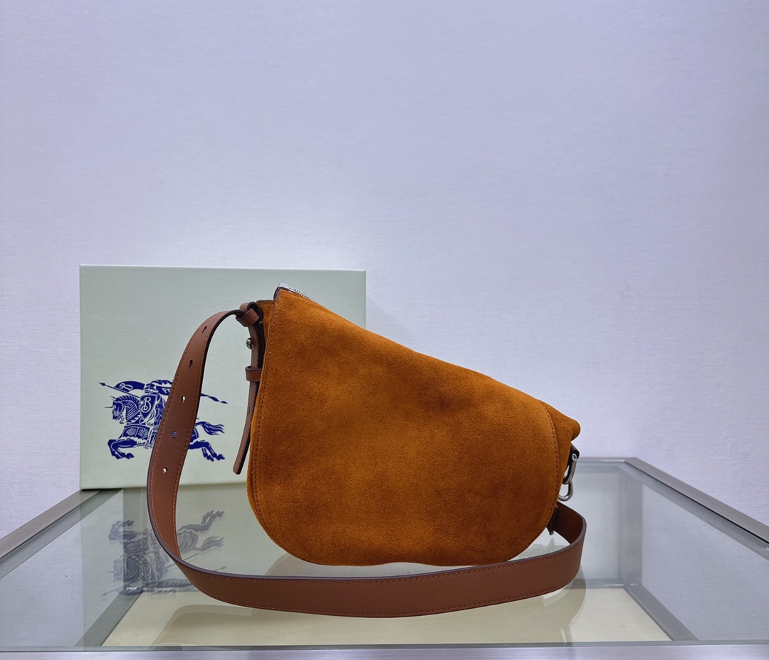 Burberry 553170 (2) 24x×23cm