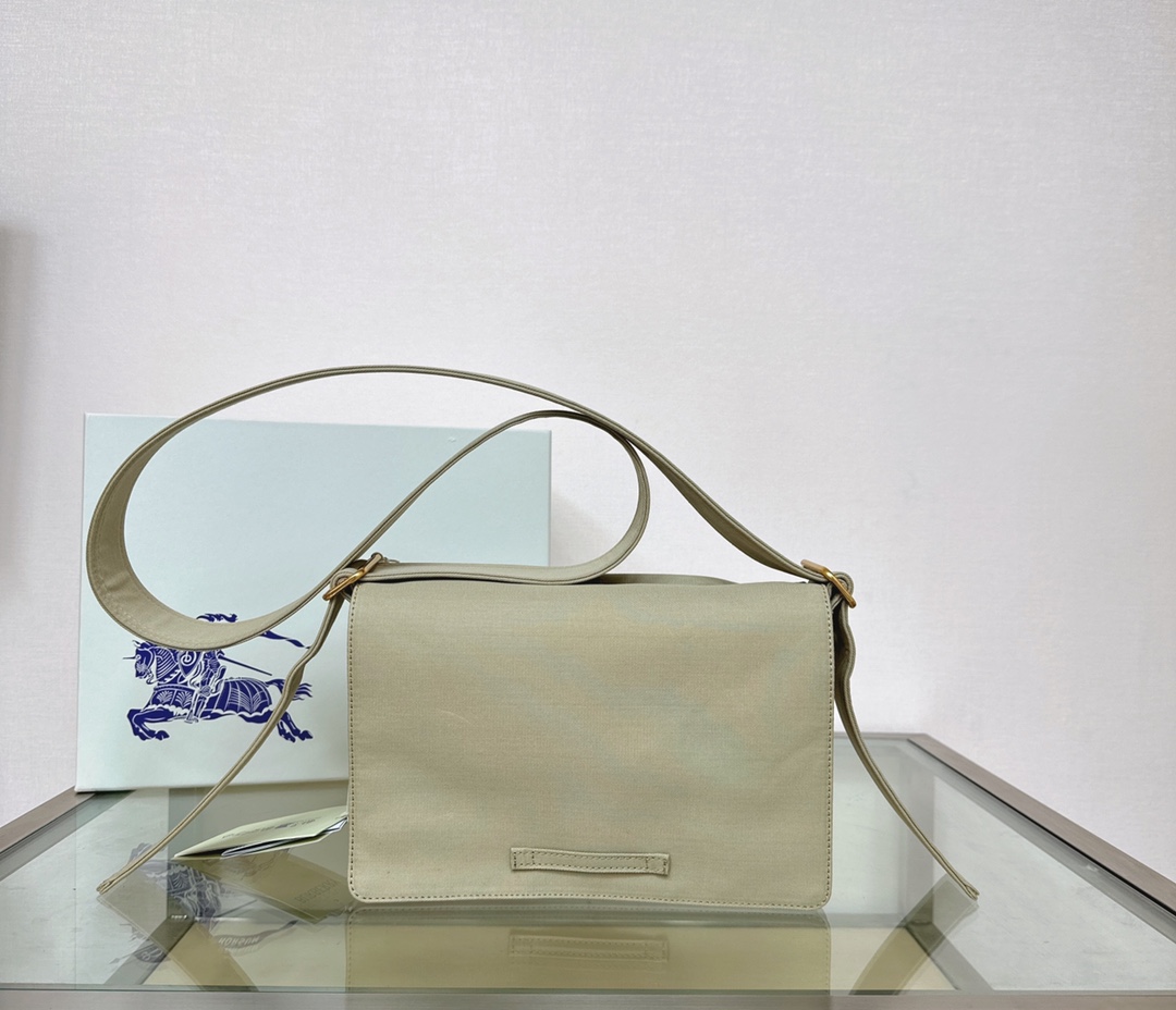 Burberry24 (6) Trench 25 x 8 x 16cm
