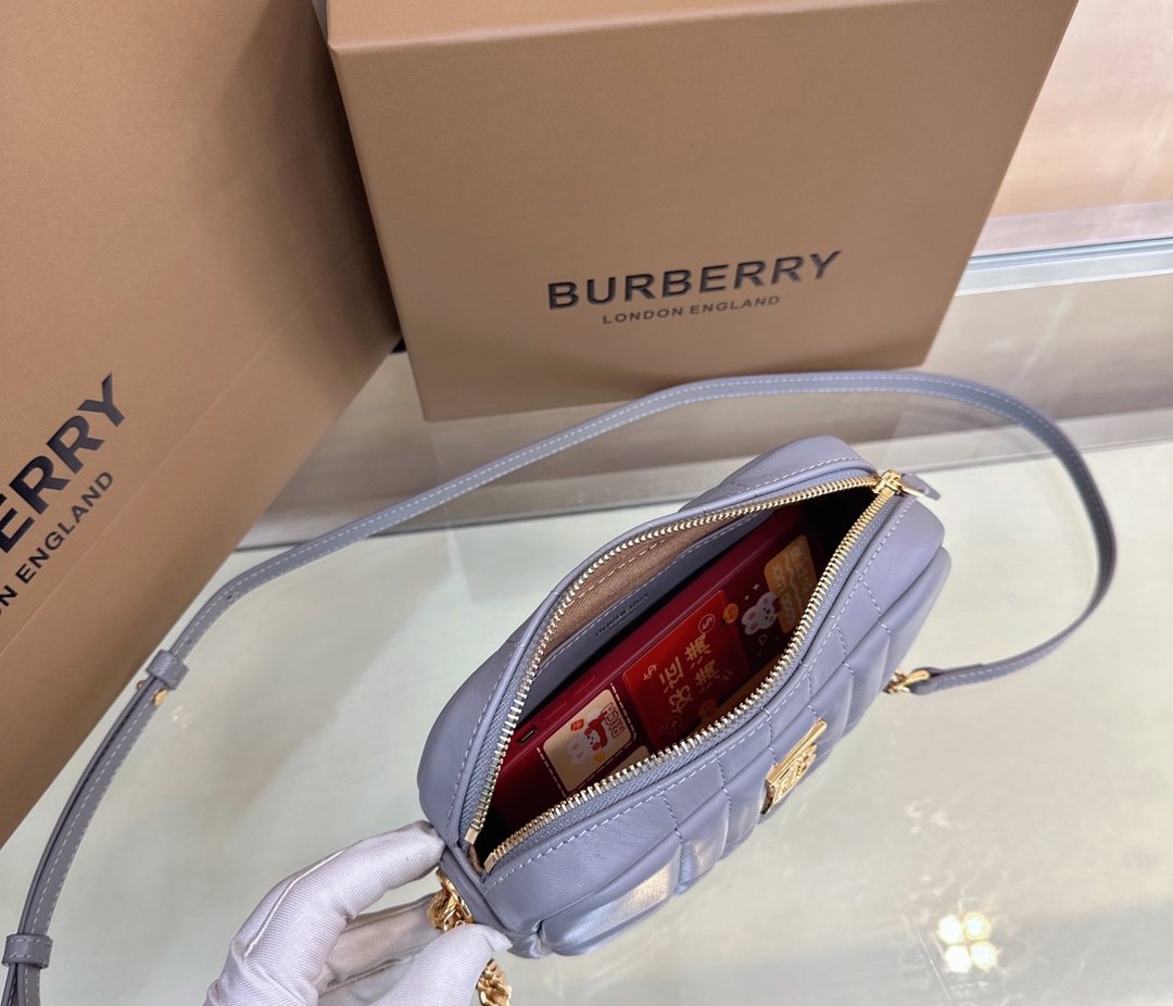 Burberry Lola 048155 (3) 19 x 5.5 x 11cm