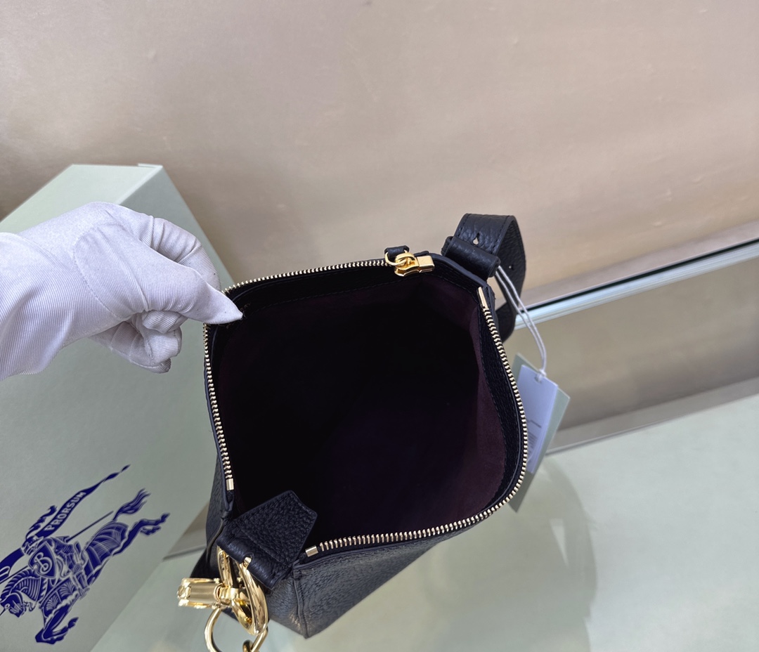 Burberry 553170 24x×23cm