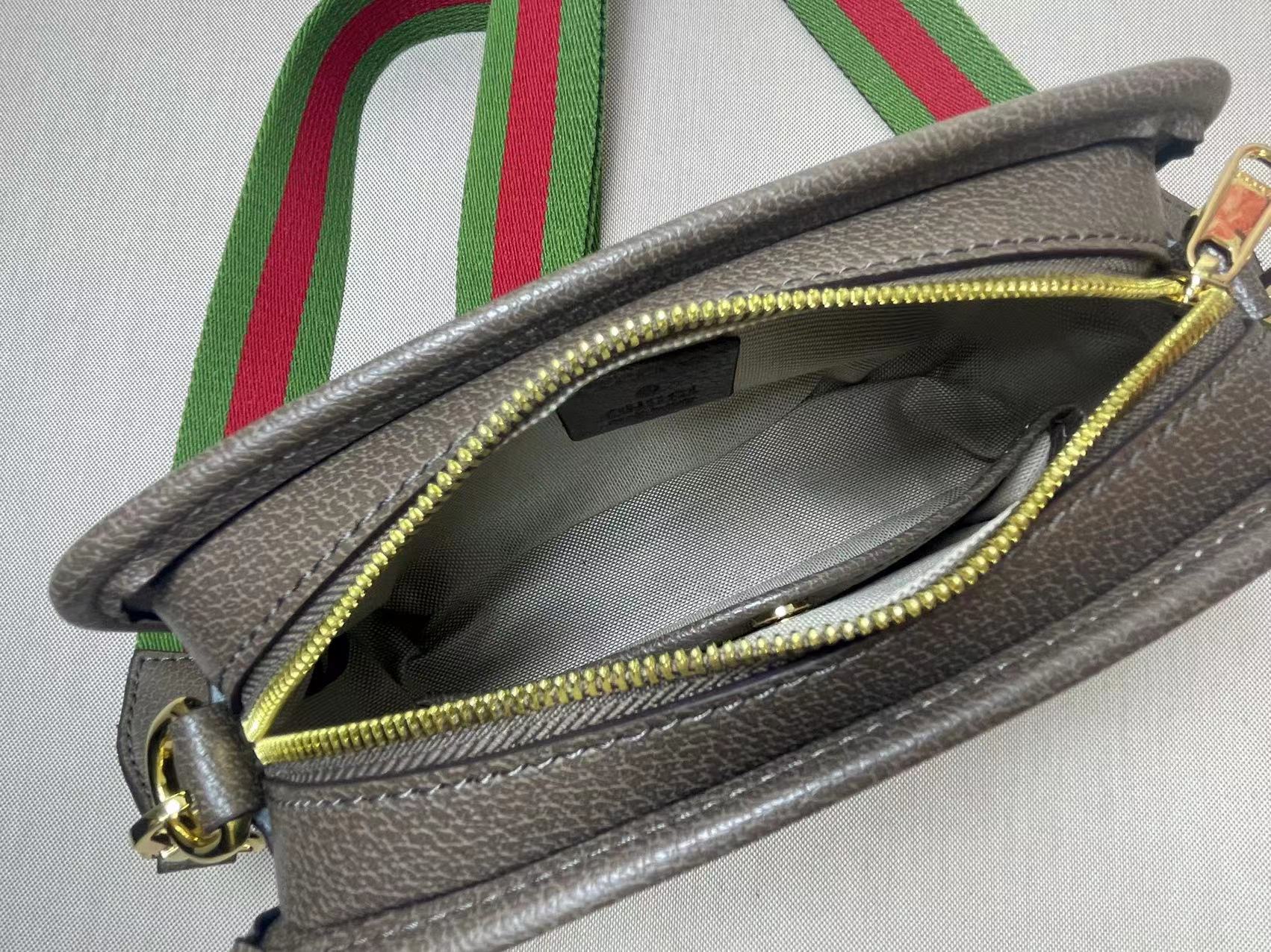 GUCCI 696075 22.5X14X7cm