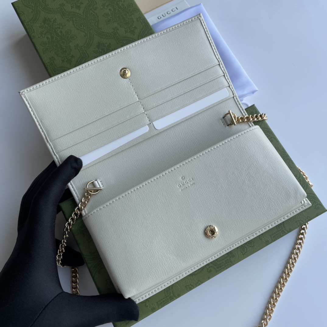 GUCCI 621892 19x10x4cm