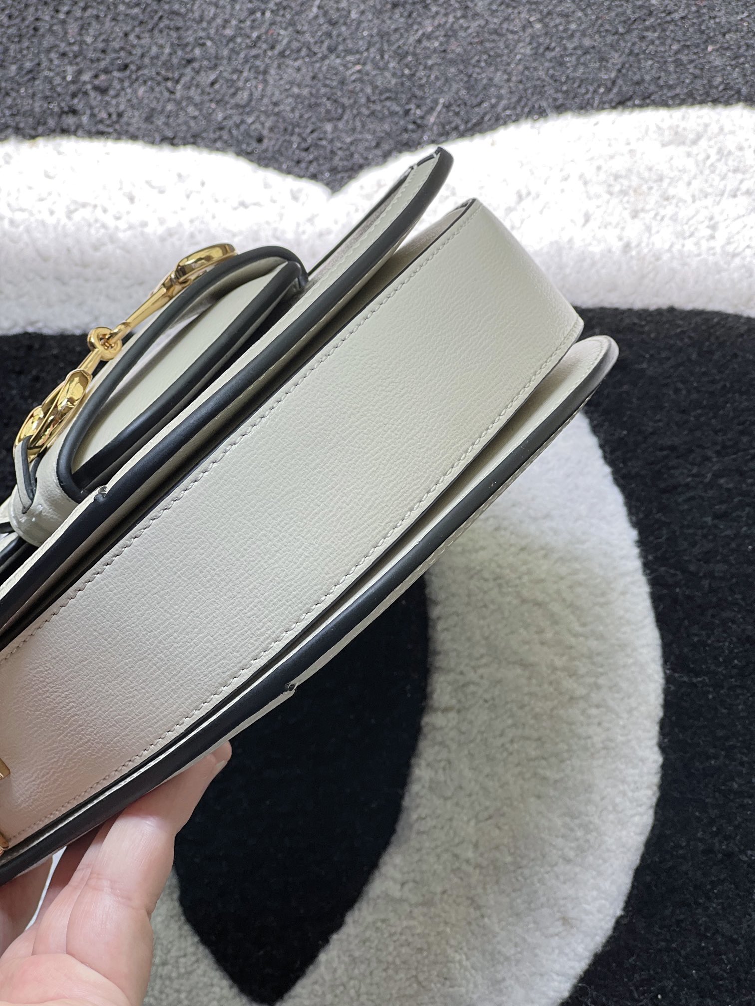 GUCCI 706191 18x17x6.5cm