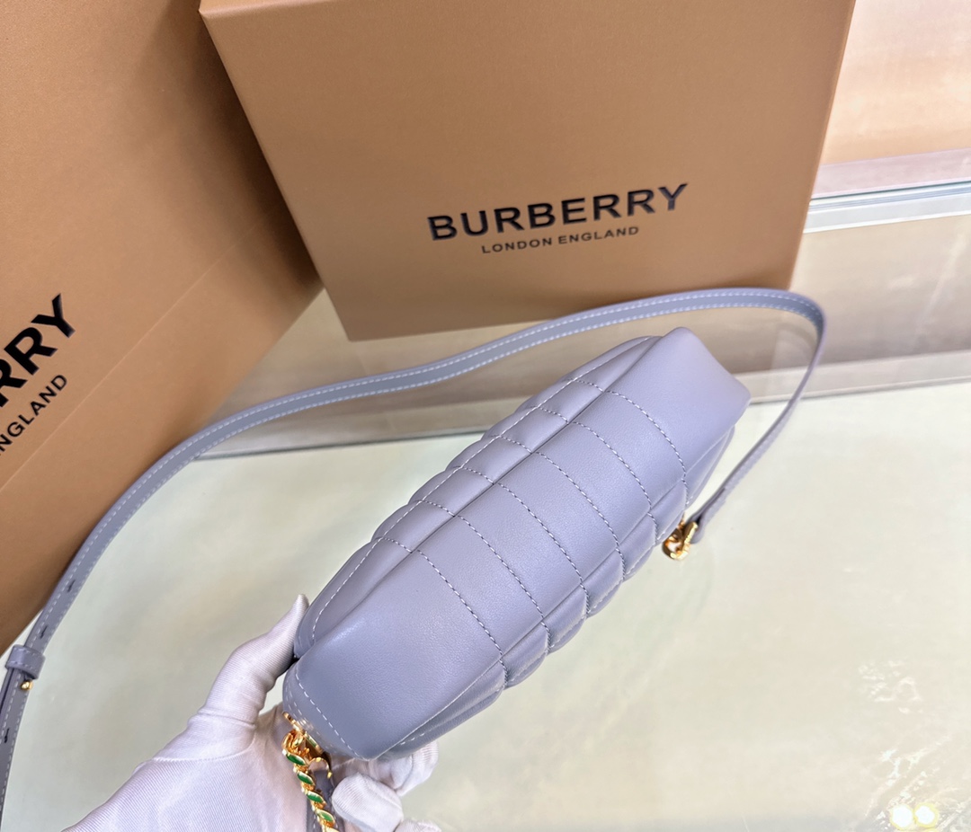 Burberry Lola 048155 (3) 19 x 5.5 x 11cm