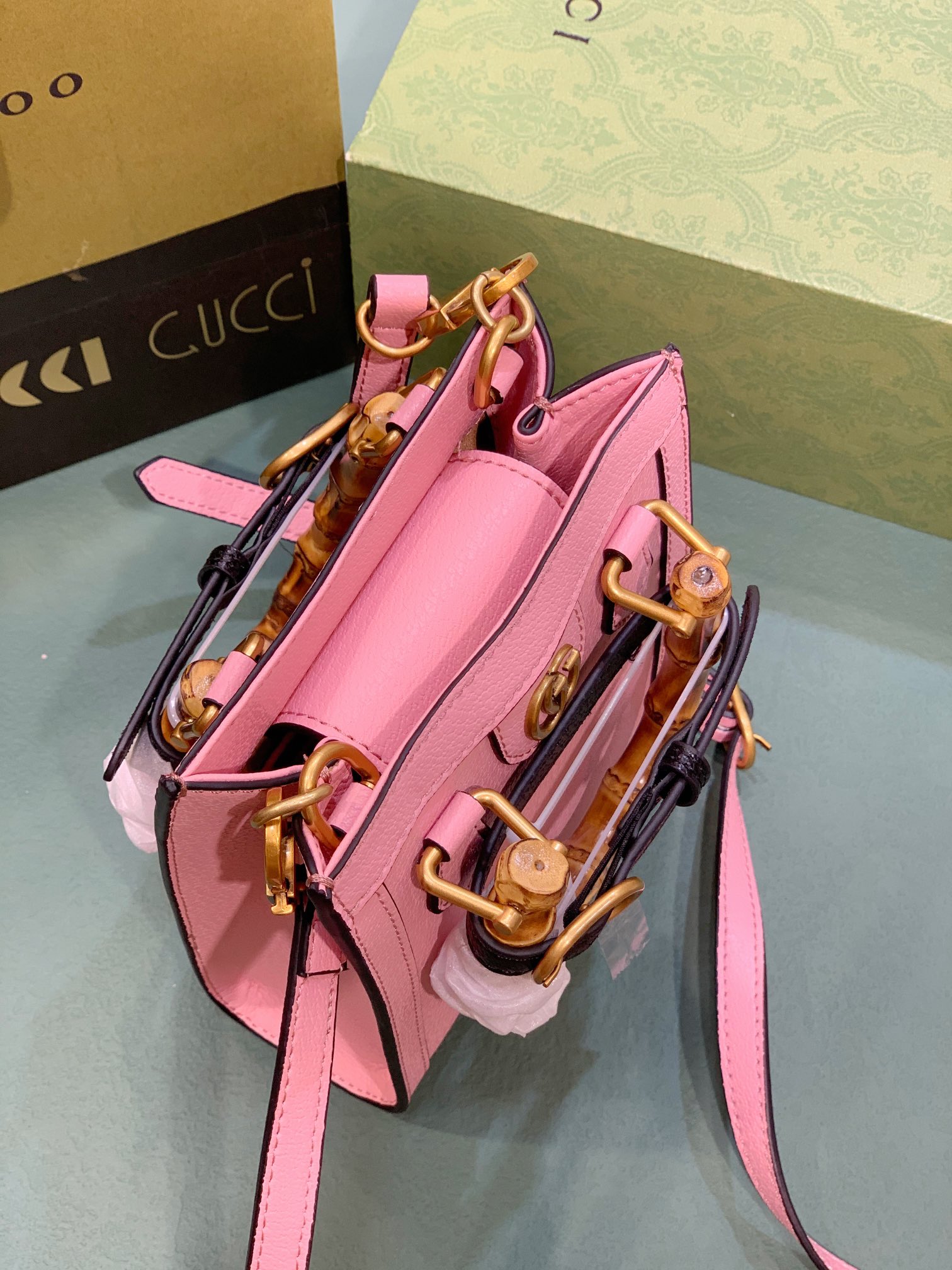Gucci 739079 15.5x19.5x6cm