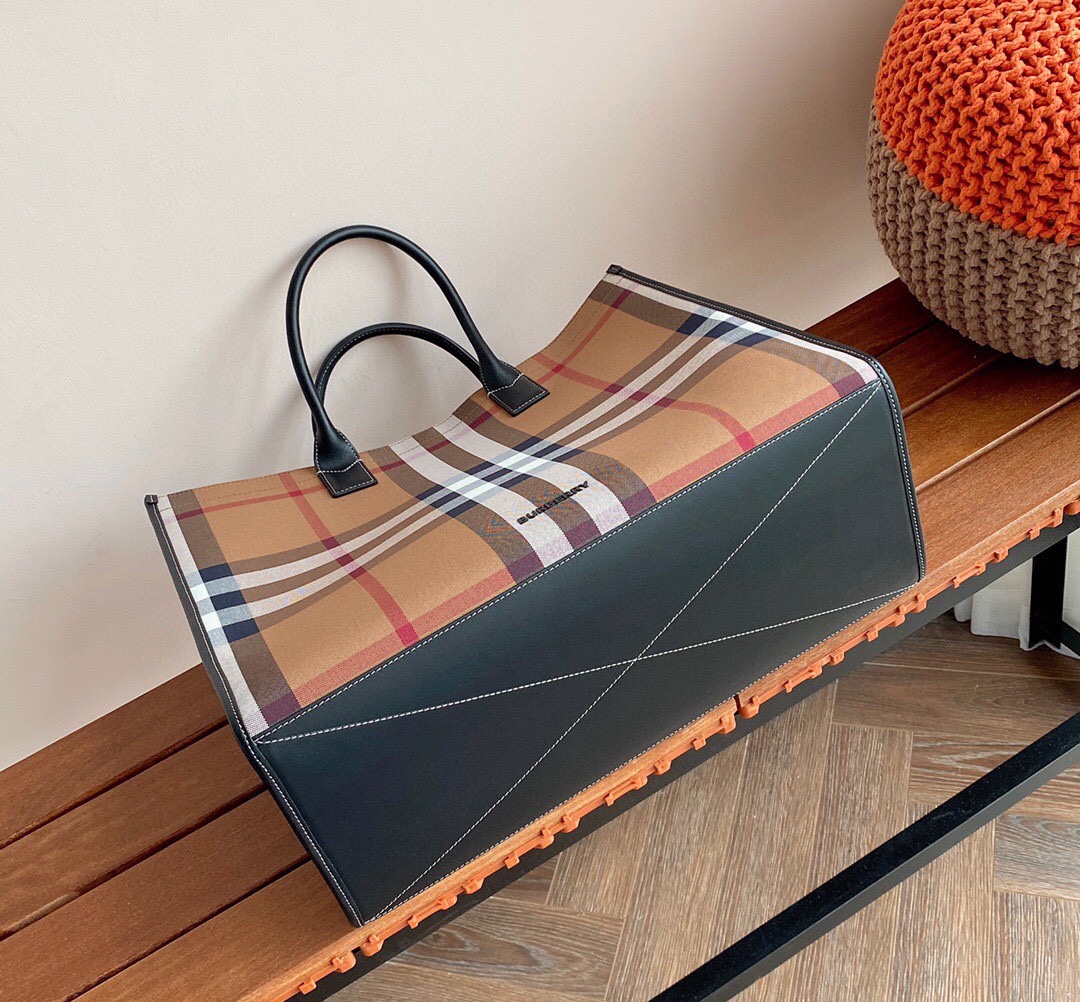 Burberry24 (11) 894170 45x34x19