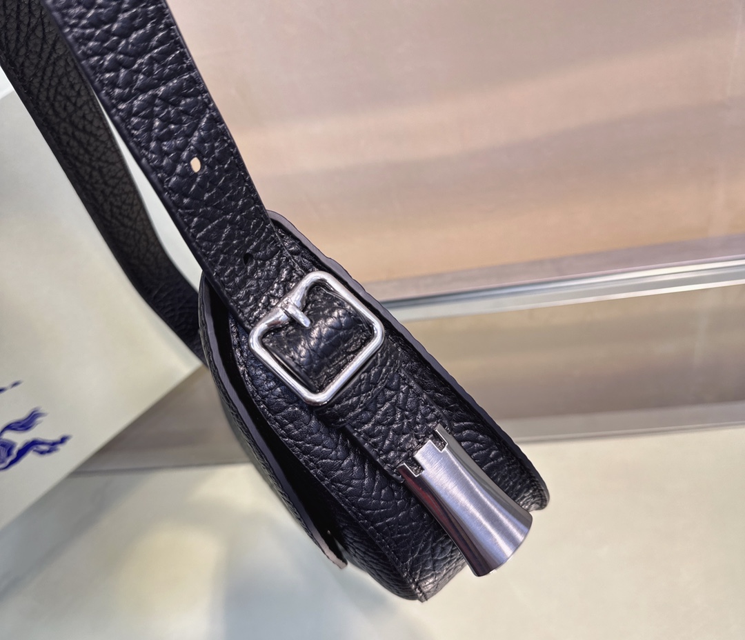 Burberry Chess 579175 25 × 6.5 x 17.5cm