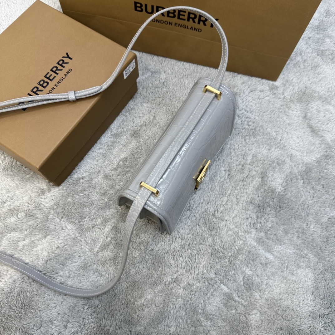 Burberry 025168 21 x 6 x 16cm