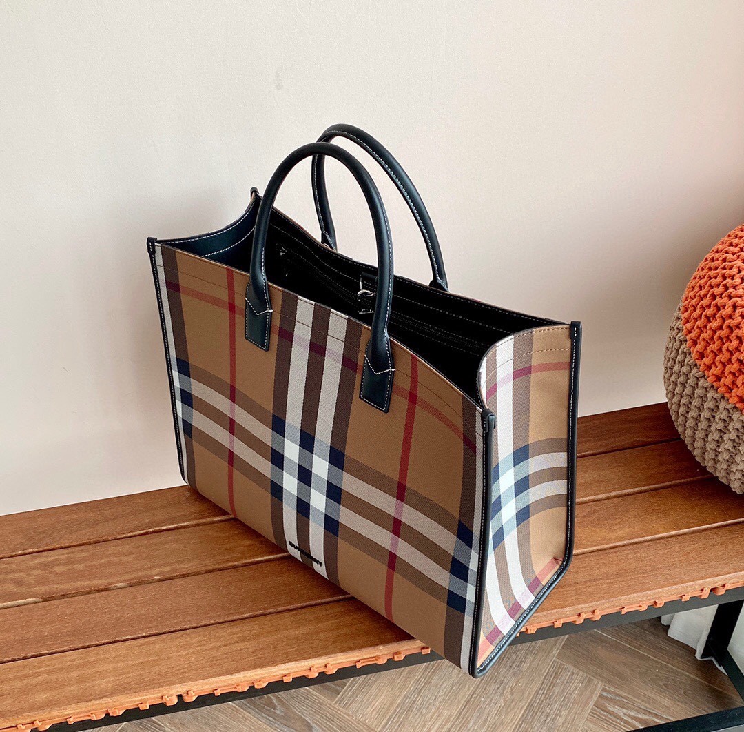 Burberry 894170 45x34x19cm