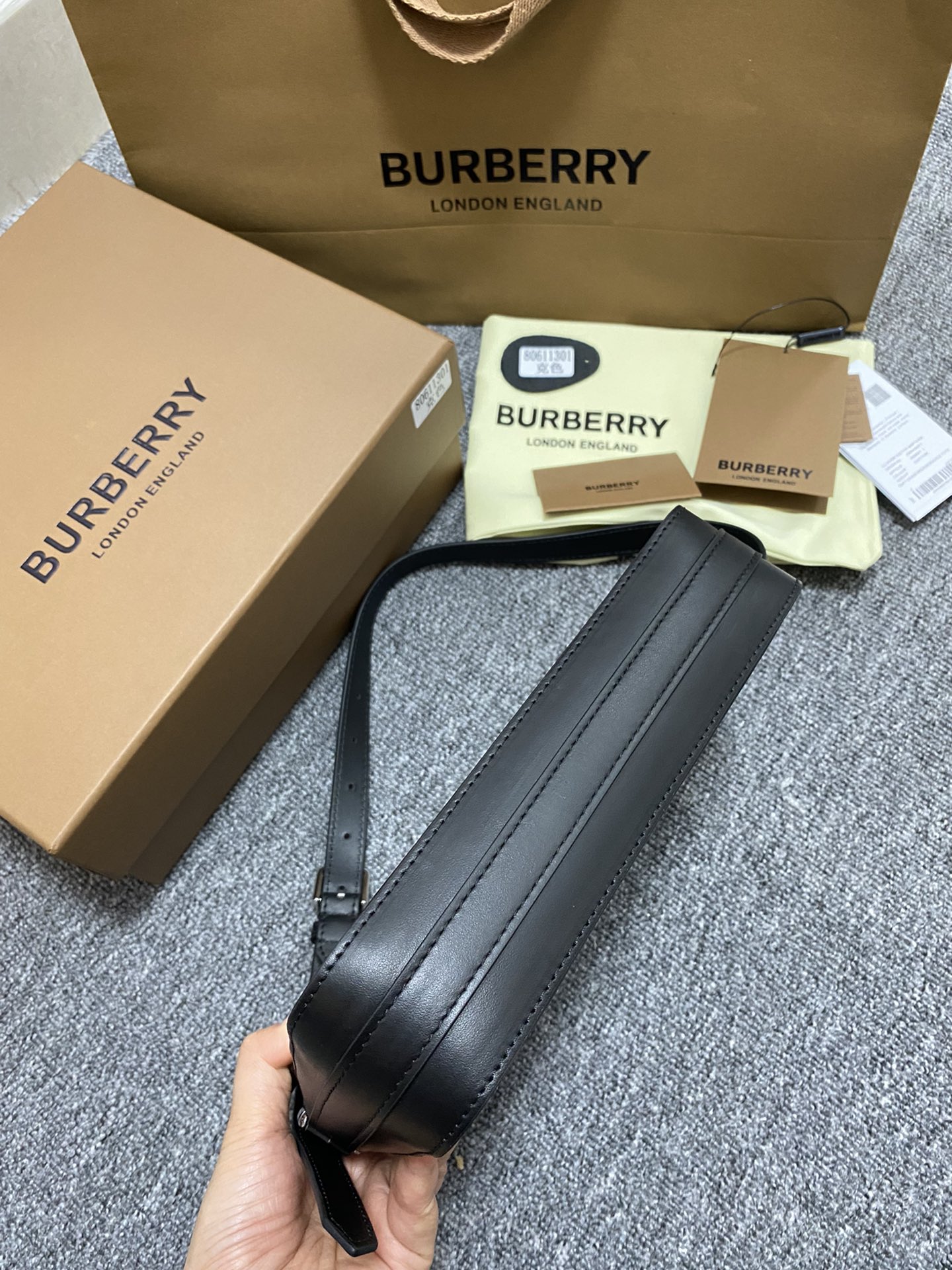 Burberry 130160 24 x 5.5 x 17.5cm