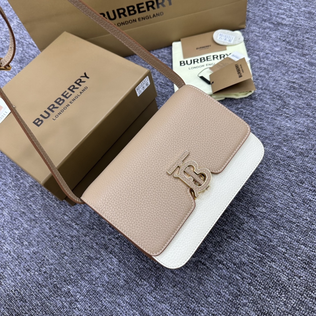 Burberry 3311 21 x 6 x 16cm