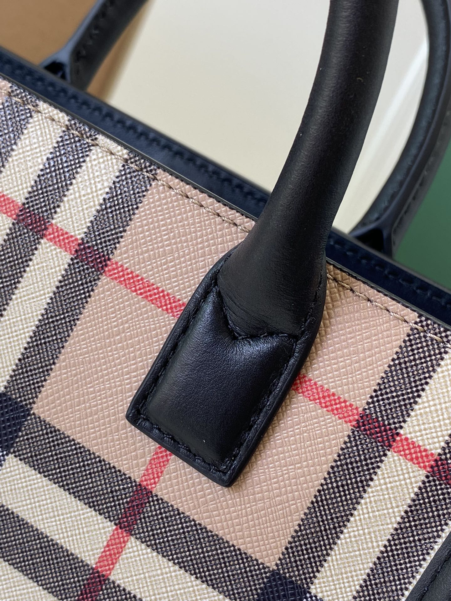 Burberry 861153 19.5 x 6 x 14cm
