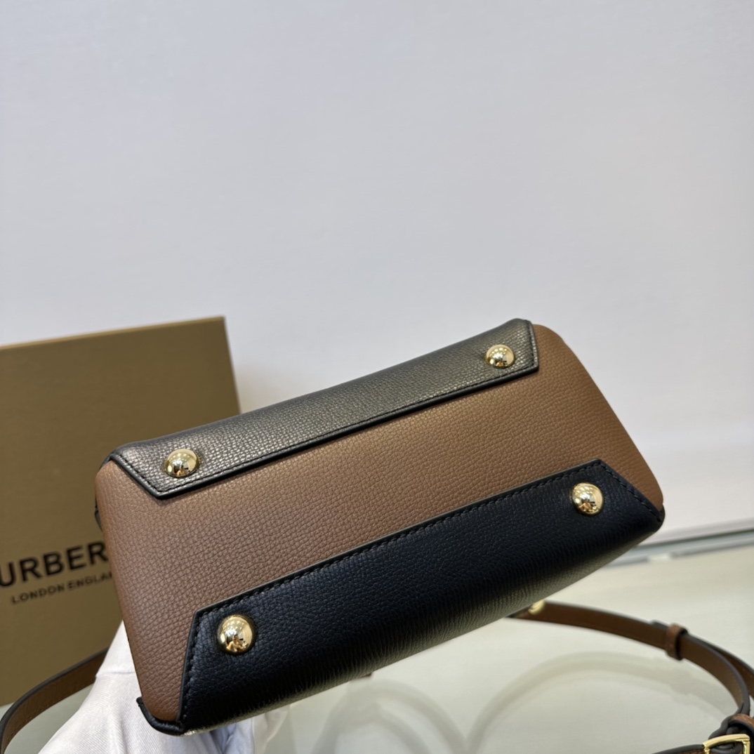 Burberry The Banner 7121 (4) 22 x 12 x 17cm