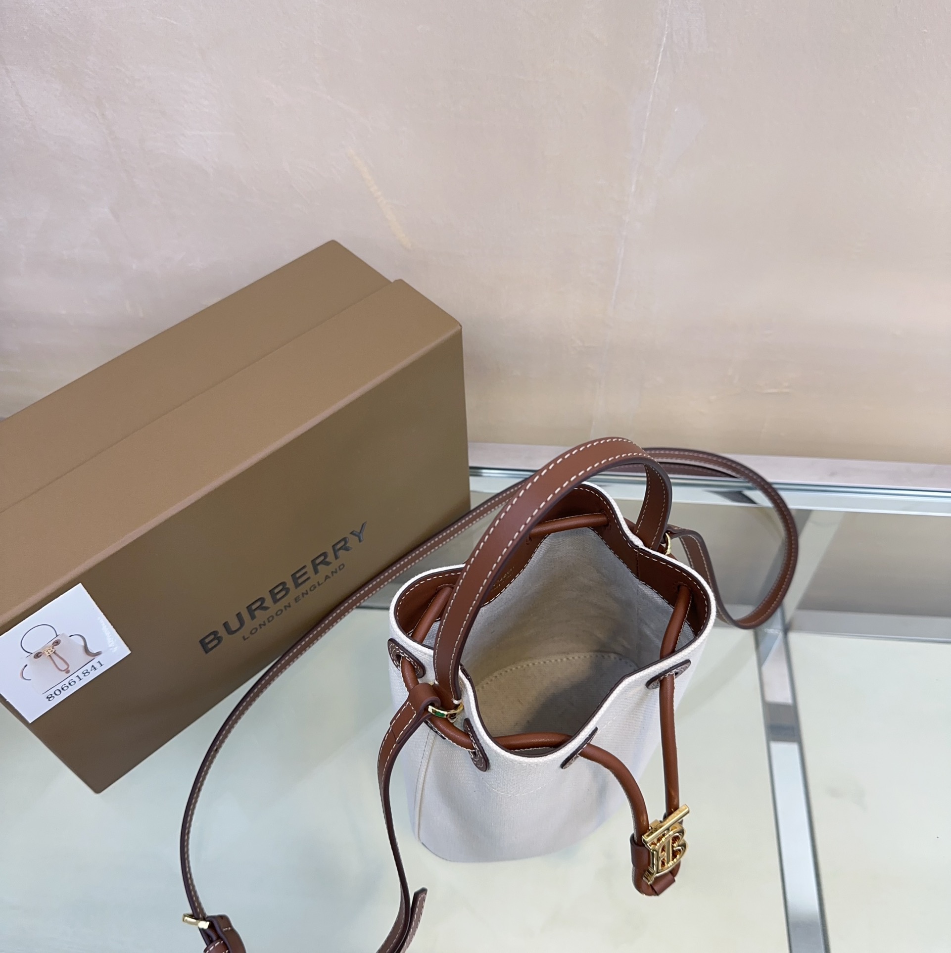 Burberry 184160 (2) 16.5x 11 x 18.5cm