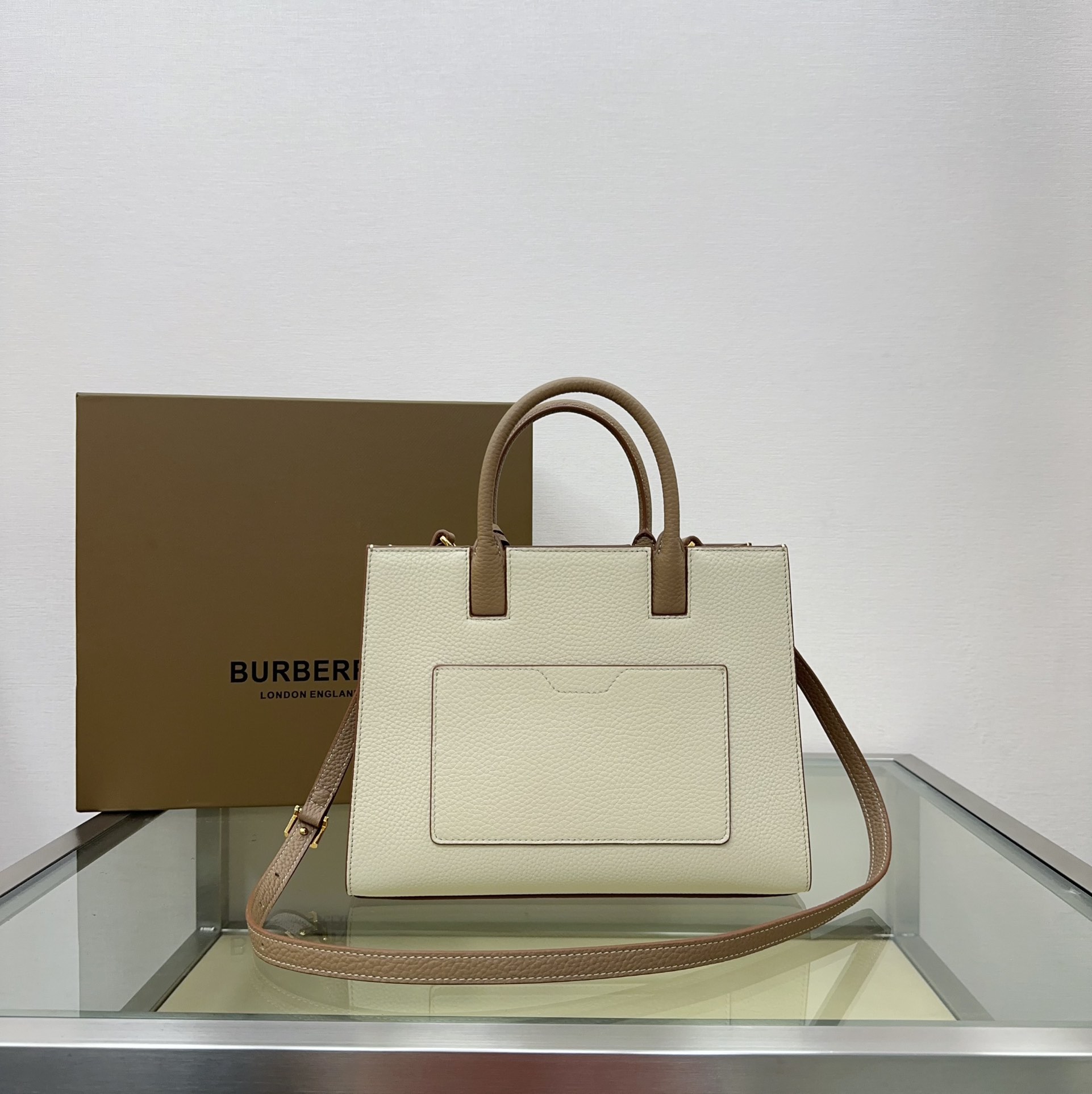 Burberry 044173 (4) 27x 11× 20cm
