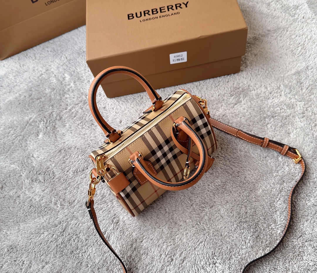 Burberry 496247 18.5 x 11x 12cm
