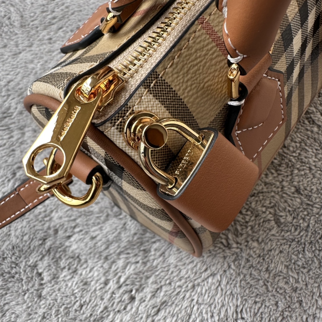 Burberry 496247 18.5 x 11x 12cm