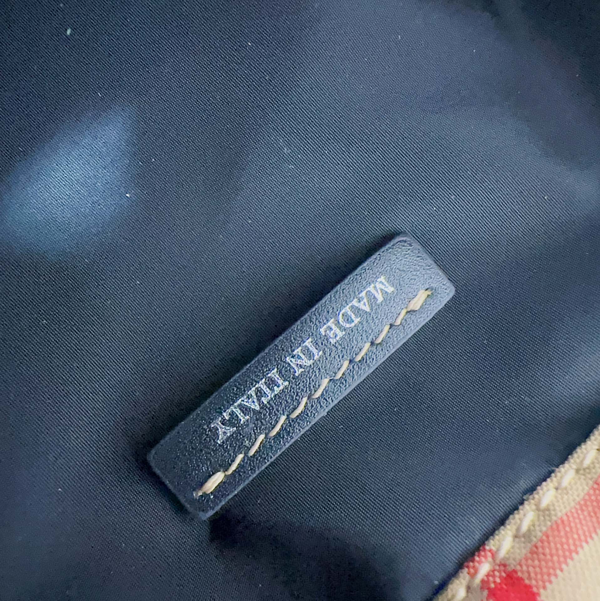 Burberry (24) Rucksack 16x26x16cm